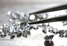 De Beers curbs diamond supply