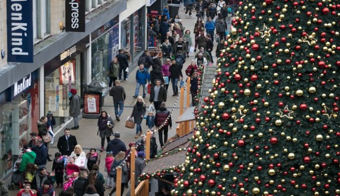 High Street Retailers Battle For Share Of Xmas Spend