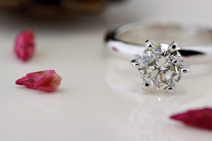 6 Tips You Should Know When Cleaning Engagement Rings