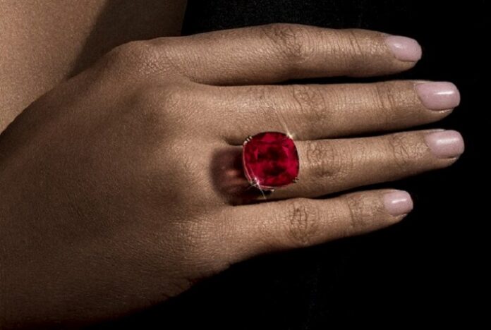 $34.8m Estrela de Fura Ruby Smashes World Record