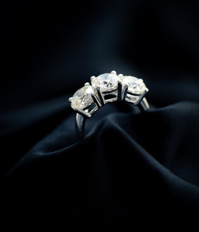 Beyond Tradition: Investing in Diamonds for Modern Minimalism