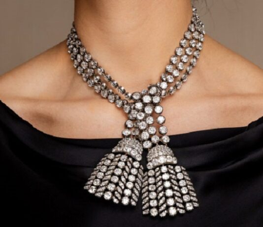 "Marie Antoinette Diamond Necklace" Sells for $4.8m