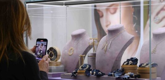 1,300 Brands Exhibit at Italian Jewelry Show